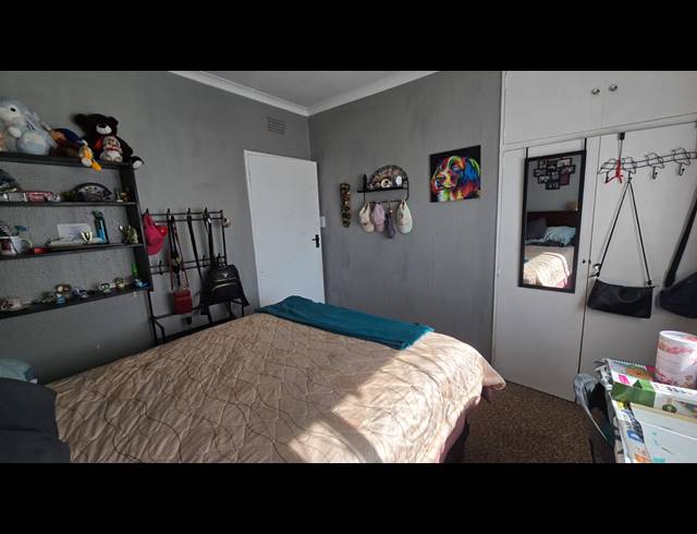 3 BEDROOM FREEHOLD FOR SALE IN BRACKENDOWNS